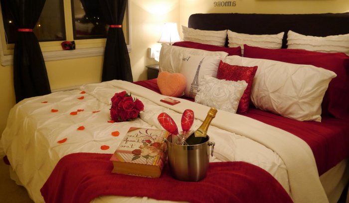 How to decorate a room for romantic night